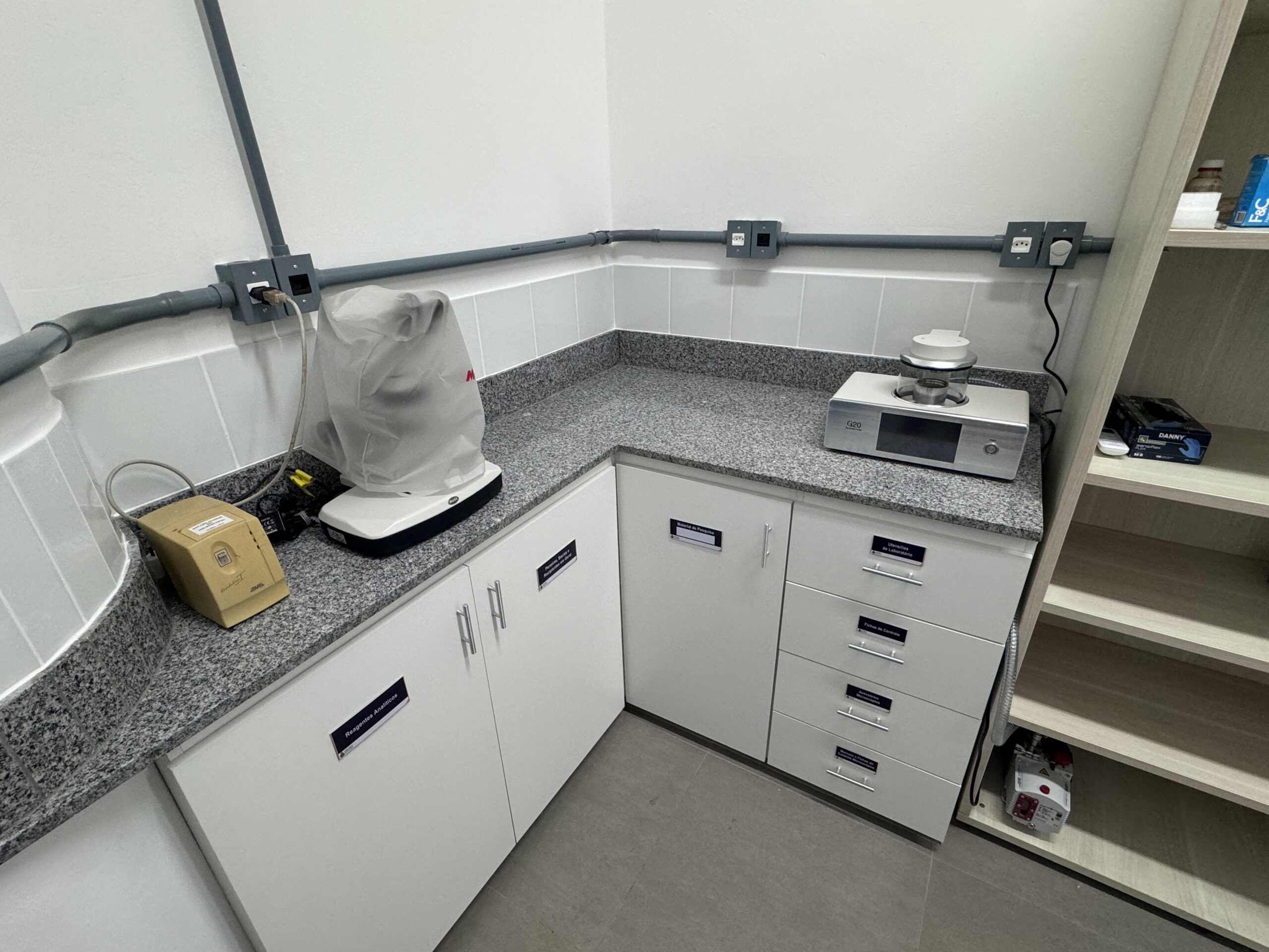 Metalizador TESCAN G20